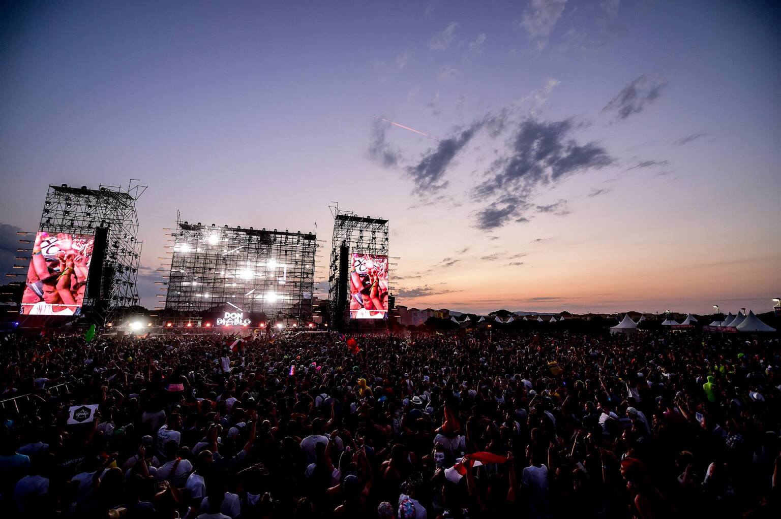 Événement Electrobeach Music Festival 2015 au Port-Barcarès en partenariat avec Trance In France, avec la participation d’Armin van Buuren parmi les artistes invités.