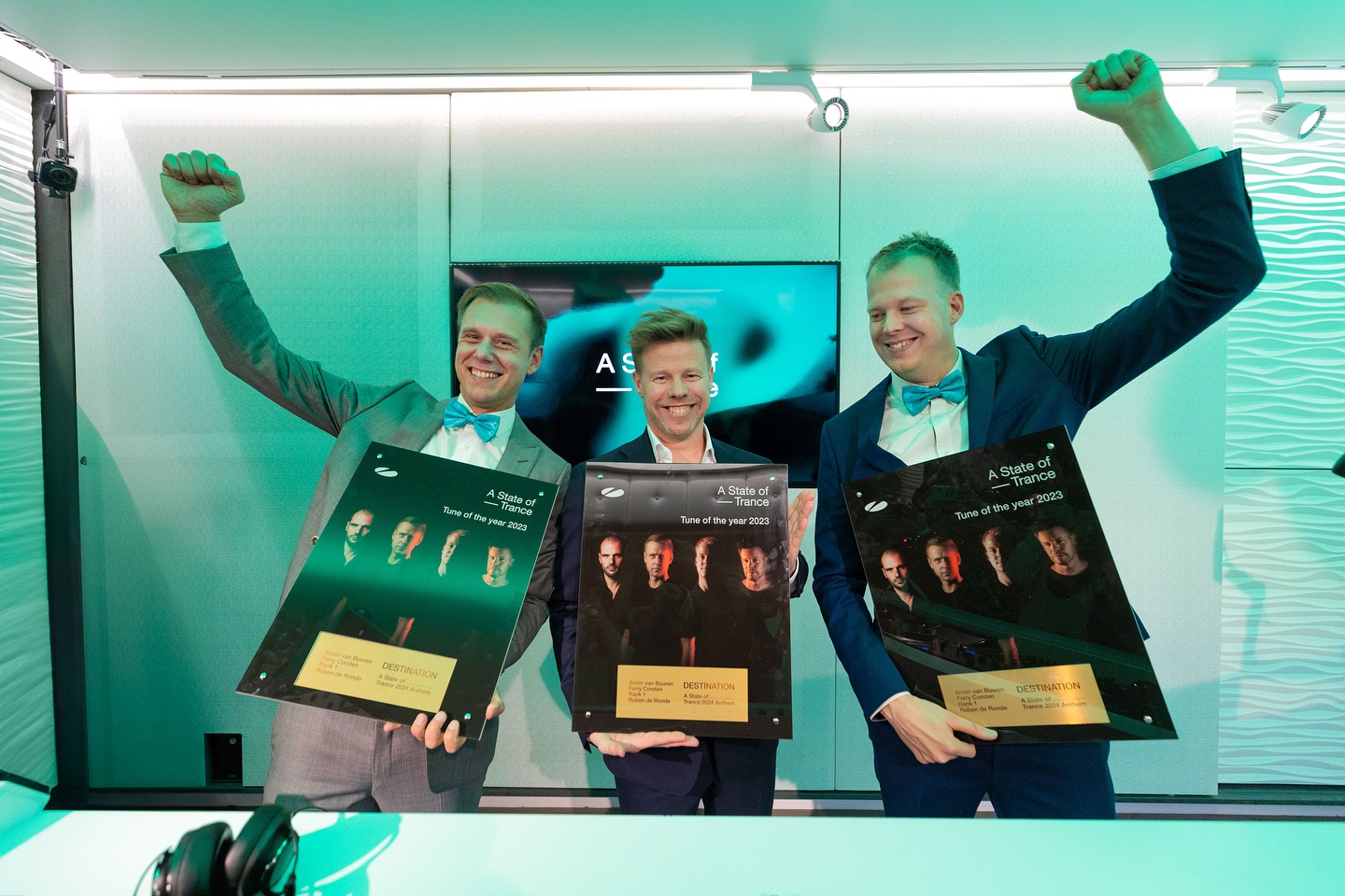 Armin van Buuren, Ferry Corsten et Ruben de Ronde très heureux d'avoir vu leur titre "Destination" élu 'Tune Of The Year 2023' (Top 50 Trance 2023 de l'émission A State Of Trance)