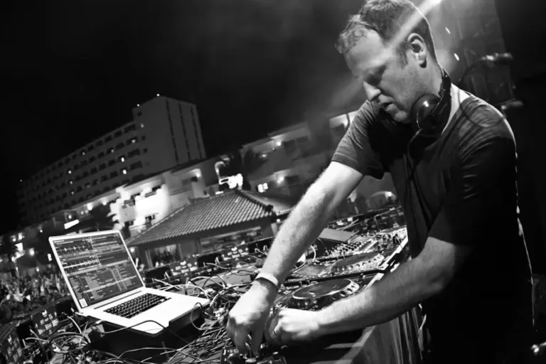 Photo de Sasha, l'un des pionniers de la Progressive Trance et de la Progressive House