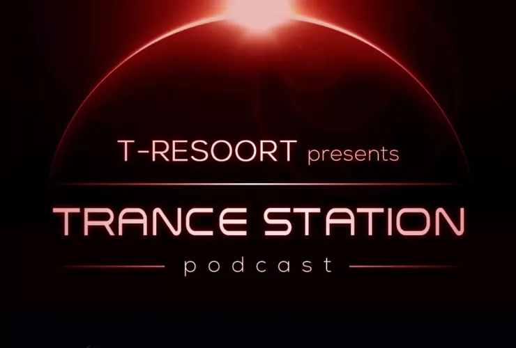 Pochette du podcast "Trance Station" présenté par T-Resoort, avec un lever de soleil spatial couleur sang, spécial "Halloween Mix".
