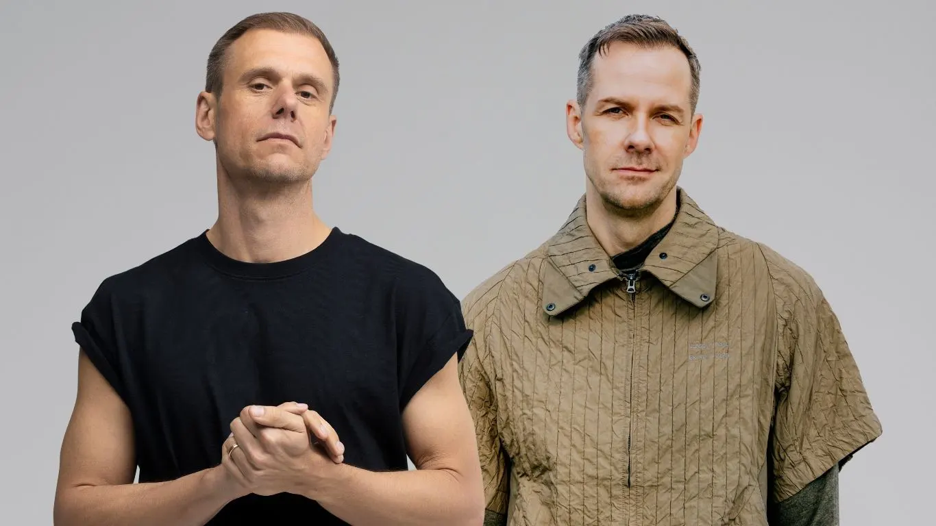 Montage réunissant Armin van Buuren et Adam Beyer côte à côte sur fond gris, réalisé pour illustrer leur collaboration “Techno Trance (Paradise Is Now)”
