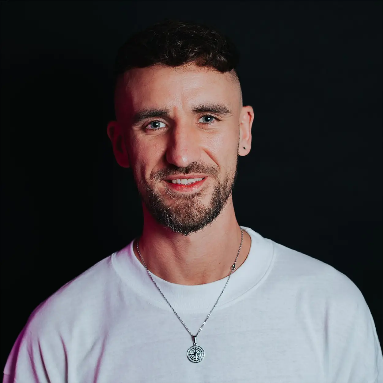 Portrait de Billy Gillies, DJ et producteur nord-irlandais de Trance