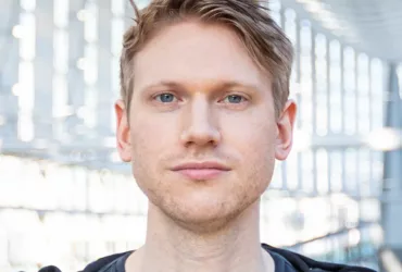 Portrait de Bjorn Akesson, DJ et producteur suédois de Trance