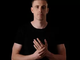 Portrait de Bryan Kearney, DJ et producteur irlandais de Trance