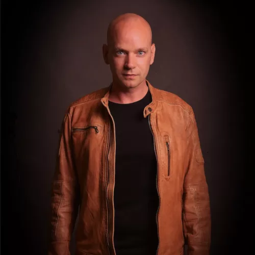 Portrait de Daniel Wanrooy, DJ et producteur néerlandais de Trance