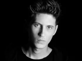 Portrait de David Gravell, DJ et producteur néerlandais de Trance