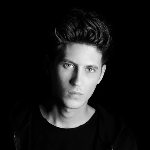 Portrait de David Gravell, DJ et producteur néerlandais de Trance