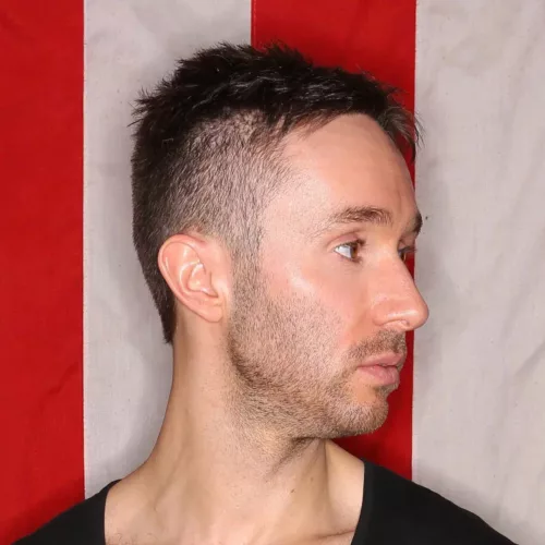 Portrait d’Eddie Halliwell, DJ et producteur britannique de Techno et de Trance