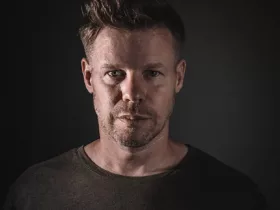 Portrait de Ferry Corsten, DJ et producteur néerlandais de Trance