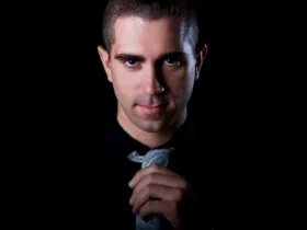 Portrait de Giuseppe Ottaviani, DJ et producteur italien de Trance