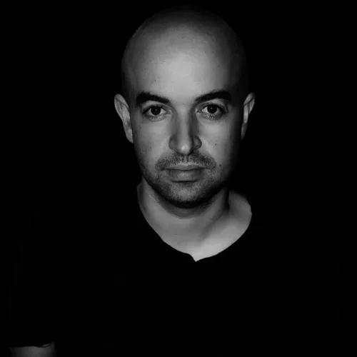 Portrait de John O’Callaghan, DJ et producteur irlandais de Trance