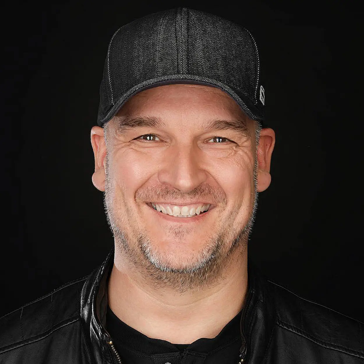 Portrait de Jorn van Deynhoven, DJ et producteur allemand de Trance