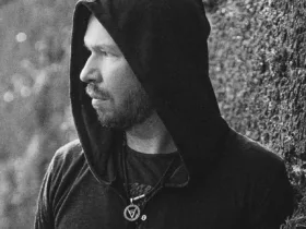Portrait de Moonbeam, DJ et producteur de Techno et de Trance