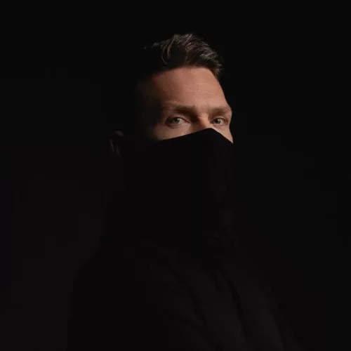 Portrait de Morten Granau, DJ et producteur danois de Psytrance