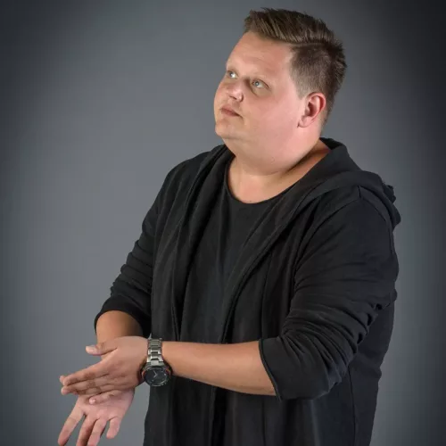 Portrait d’Orjan Nilsen, DJ et producteur norvégien de Trance
