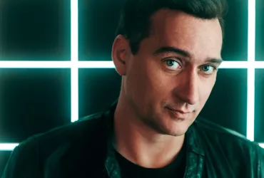 Portrait de Paul van Dyk, DJ et producteur allemand de Trance