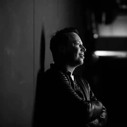 Portrait de Sander van Doorn, DJ et producteur néerlandais de Trance