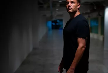 Portrait de Simon Patterson, DJ et producteur britannique de Trance et de Psytrance