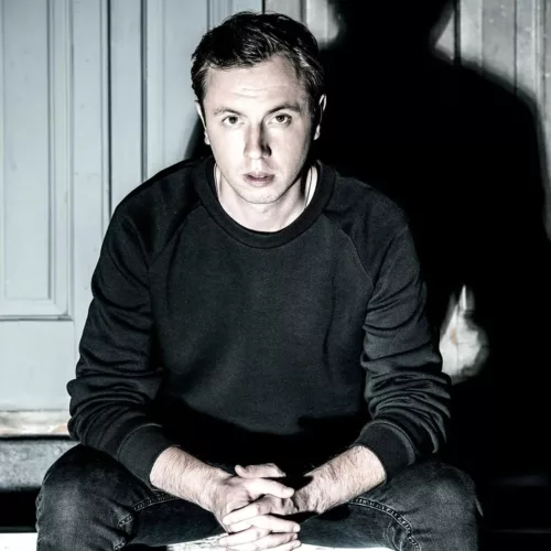 Portrait d’Andrew Rayel, DJ et producteur moldave de Trance