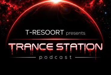 Pochette du mix spécial Halloween 2026 de T-Resoort pour le podcast Trance Station, avec une planète sombre entourée d'une lumière rouge et un titre aux lettres ensanglantées.